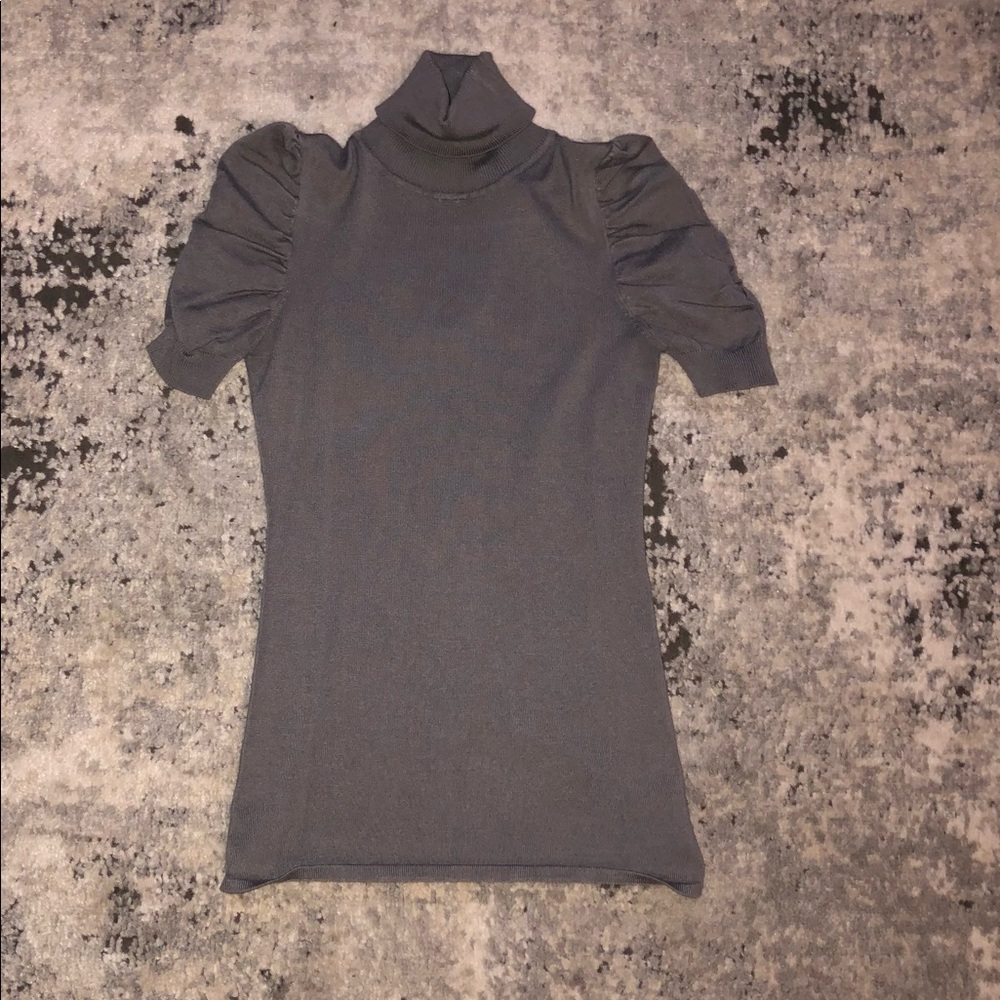 Love by Design Gray Puffy Short Sleeve Turtle Neck Sweater top, size Small